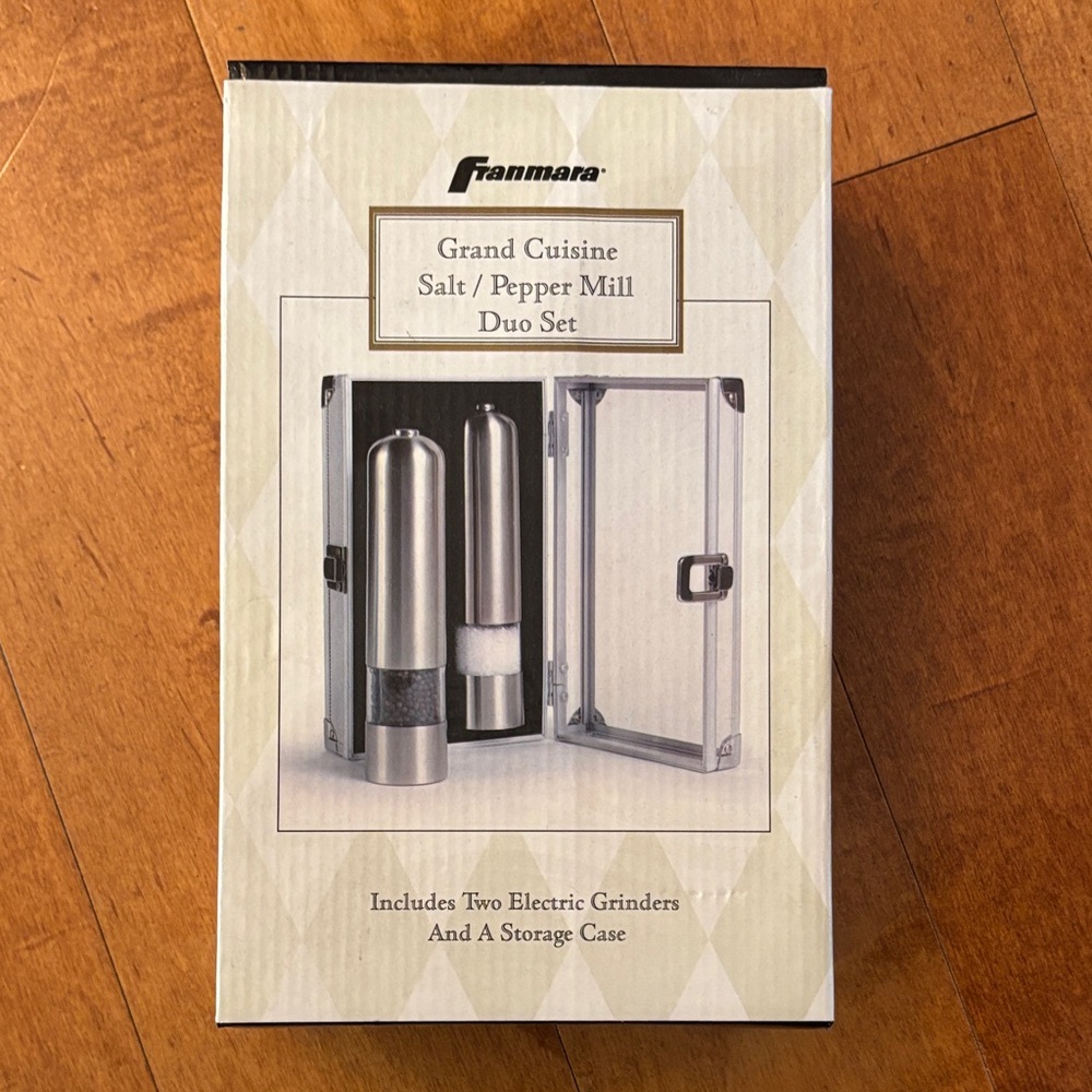 NEW in box Franmara Electric Salt & Pepper Mill Duo Set retail $49